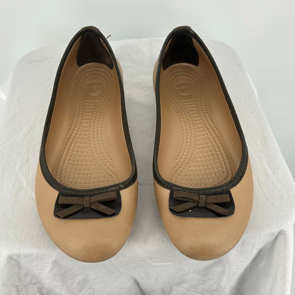 Women's Tan Brown CROCS Lily Bow Slip On Rubber Platform Flats Sz 7M - Picture 3 of 7